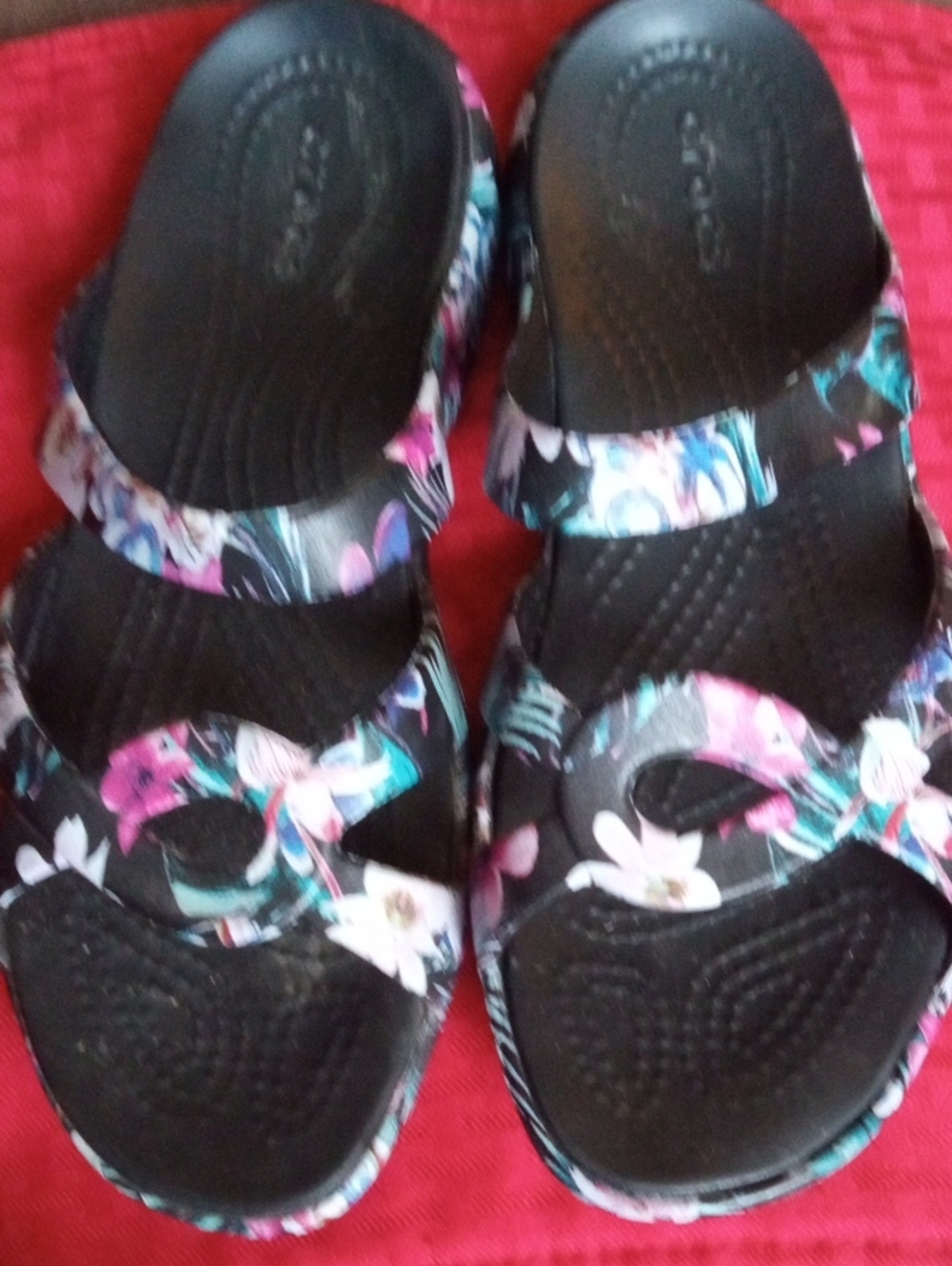 CROCS  New Without Tag Floral Strappy Slide Sandals